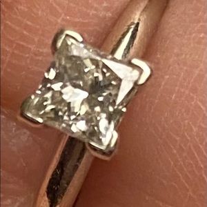 Beautiful 1/2 diamond ring set 14k